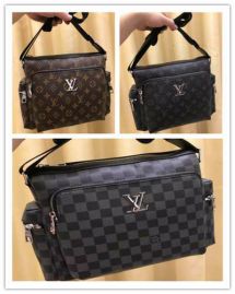Picture of LV Mens Bags _SKUfw101988568fw